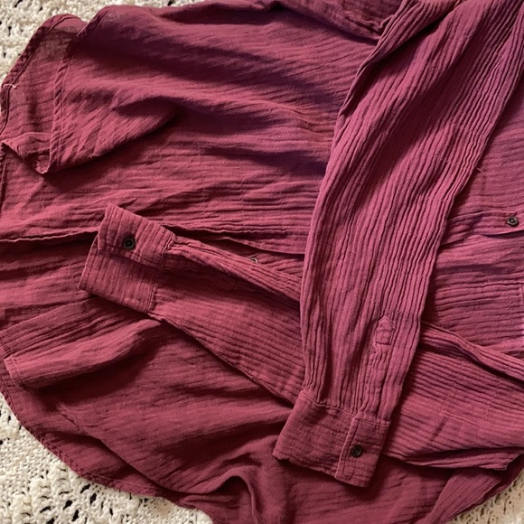 Distressed Universal Thread button down - Picture 4 of 5